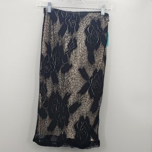NWT LACE SKIRT